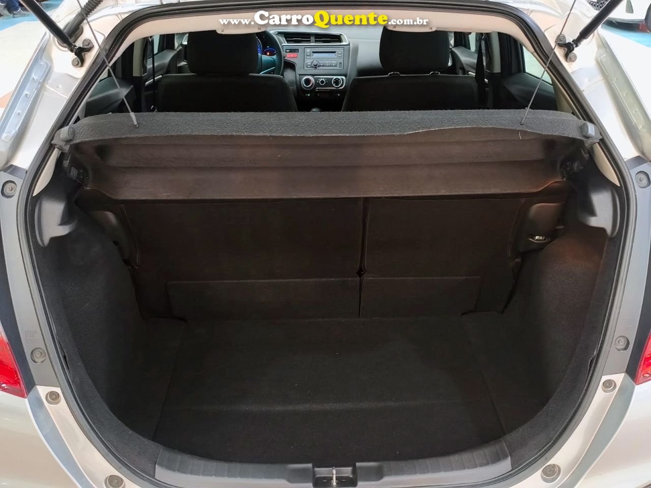 RENAULT DUSTER 2.0 TECH ROAD II 4X2 16V 2015 - Loja
