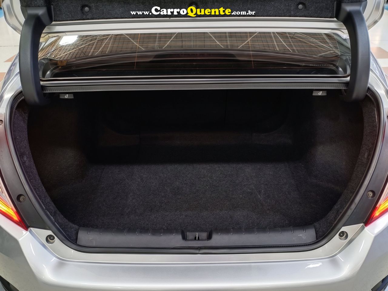 HONDA CIVIC 1.5 16V TURBO TOURING 2019 - Loja