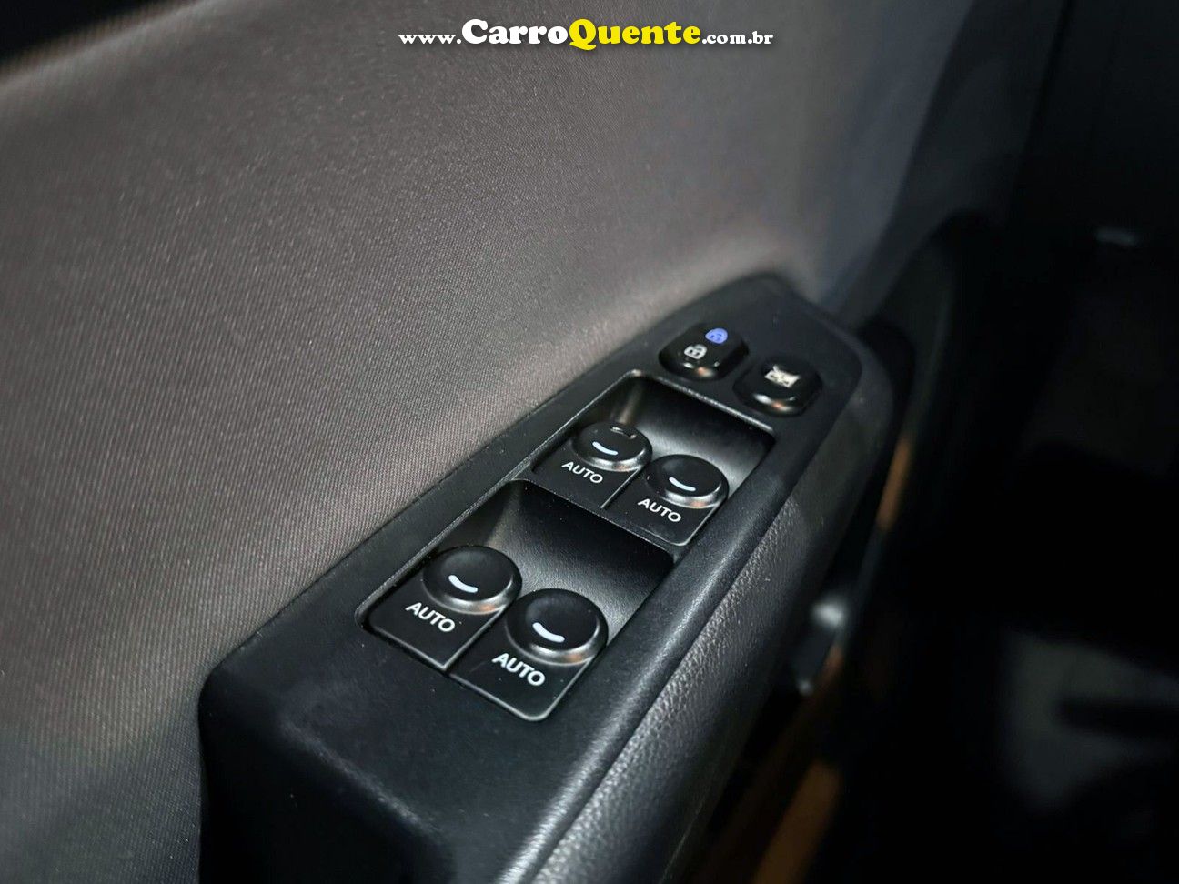 HYUNDAI HB20S 1.6 PREMIUM 16V 2016 - Loja