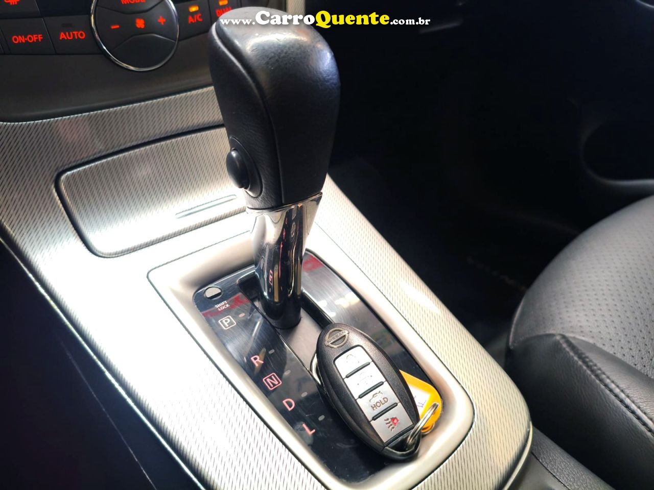 NISSAN SENTRA 2.0 SL 16V 2015 - Loja