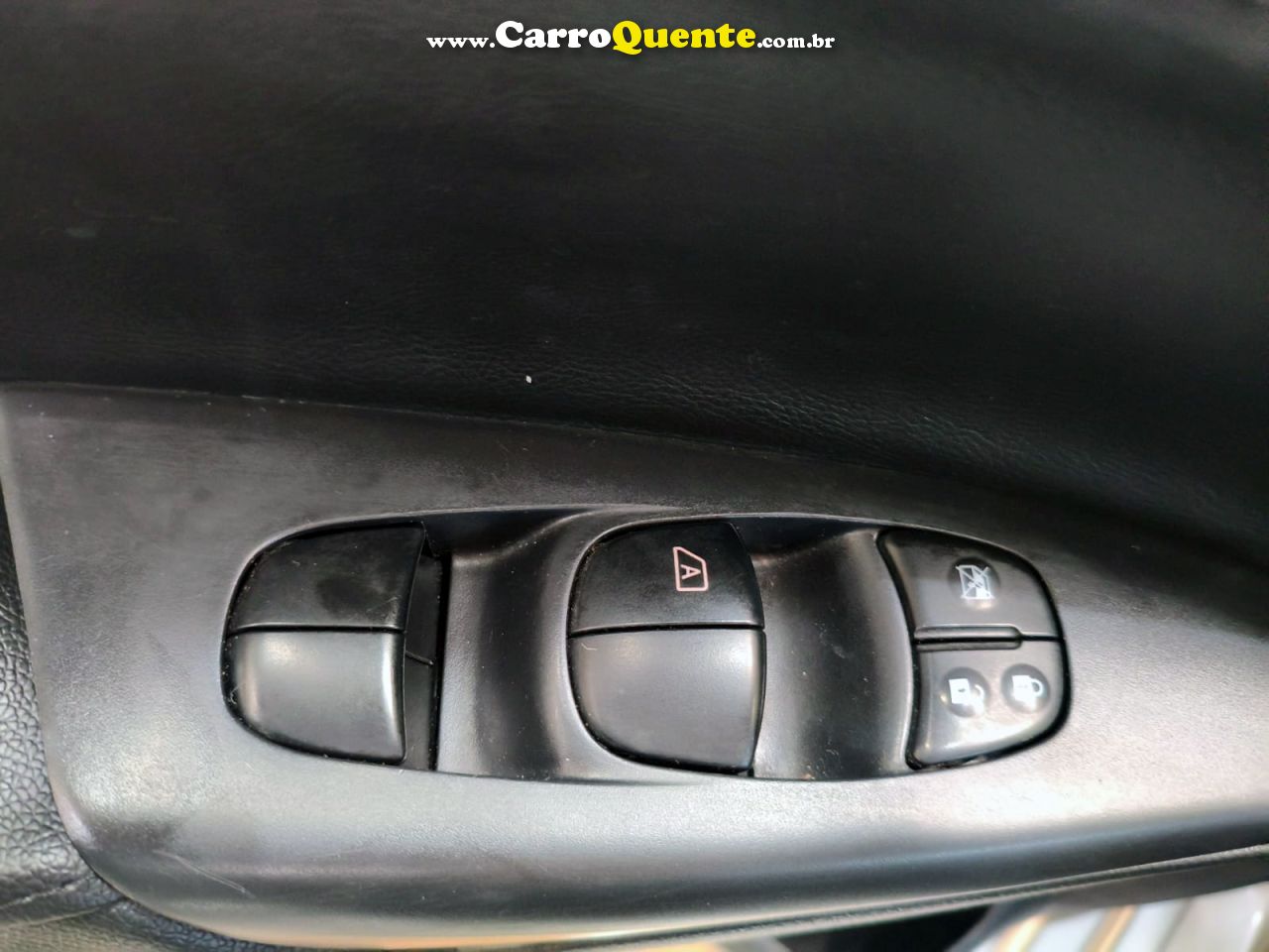 NISSAN SENTRA 2.0 SL 16V 2015 - Loja