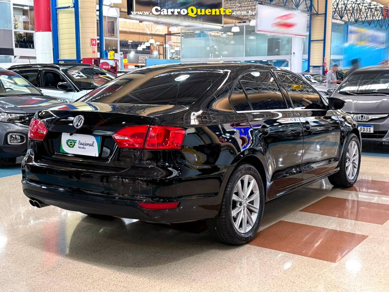 VOLKSWAGEN JETTA 2.0 TSI HIGHLINE 200CV 2011 - Loja