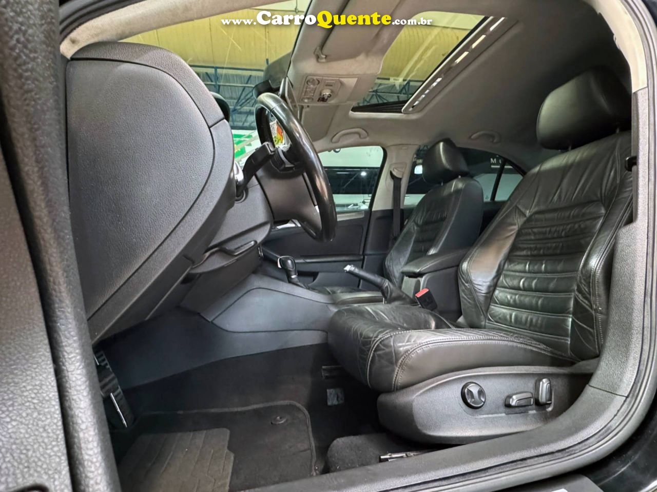 VOLKSWAGEN JETTA 2.0 TSI HIGHLINE 200CV 2011 - Loja