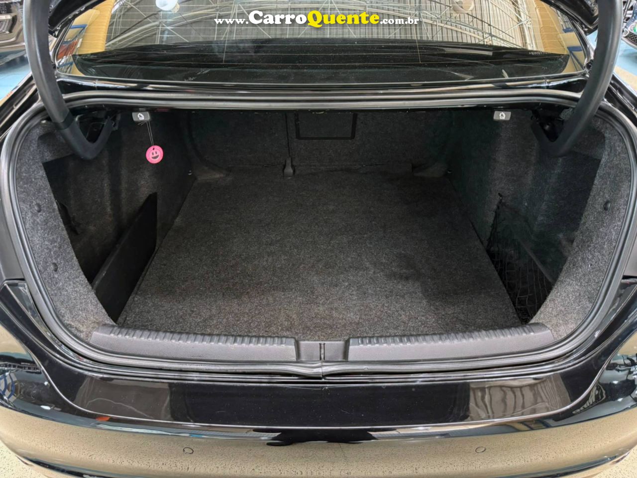 VOLKSWAGEN JETTA 2.0 TSI HIGHLINE 200CV 2011 - Loja
