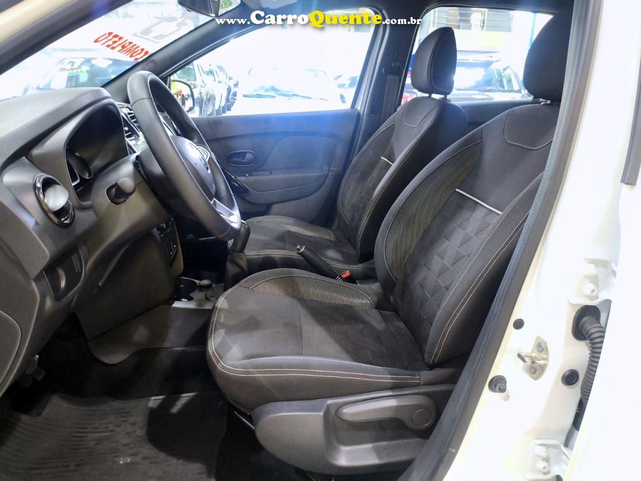 RENAULT LOGAN 1.0 12V SCE ZEN 2025 - Loja