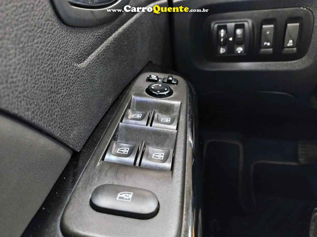 RENAULT CAPTUR 1.6 16V SCE LIFE 2021 - Loja