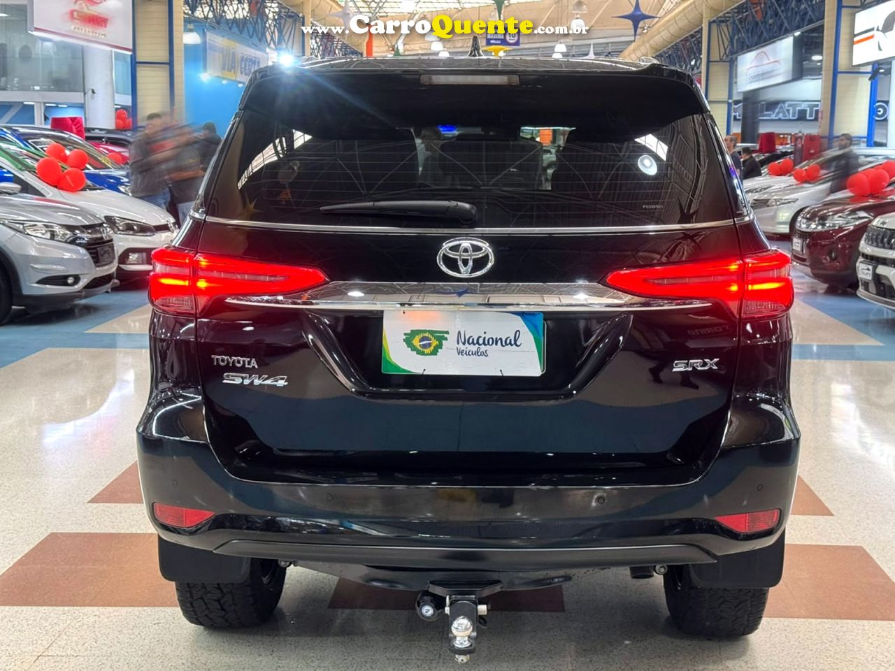 TOYOTA HILUX SW4 2.8 D-4D TURBO SRX 7L 4X4 2023 - Loja