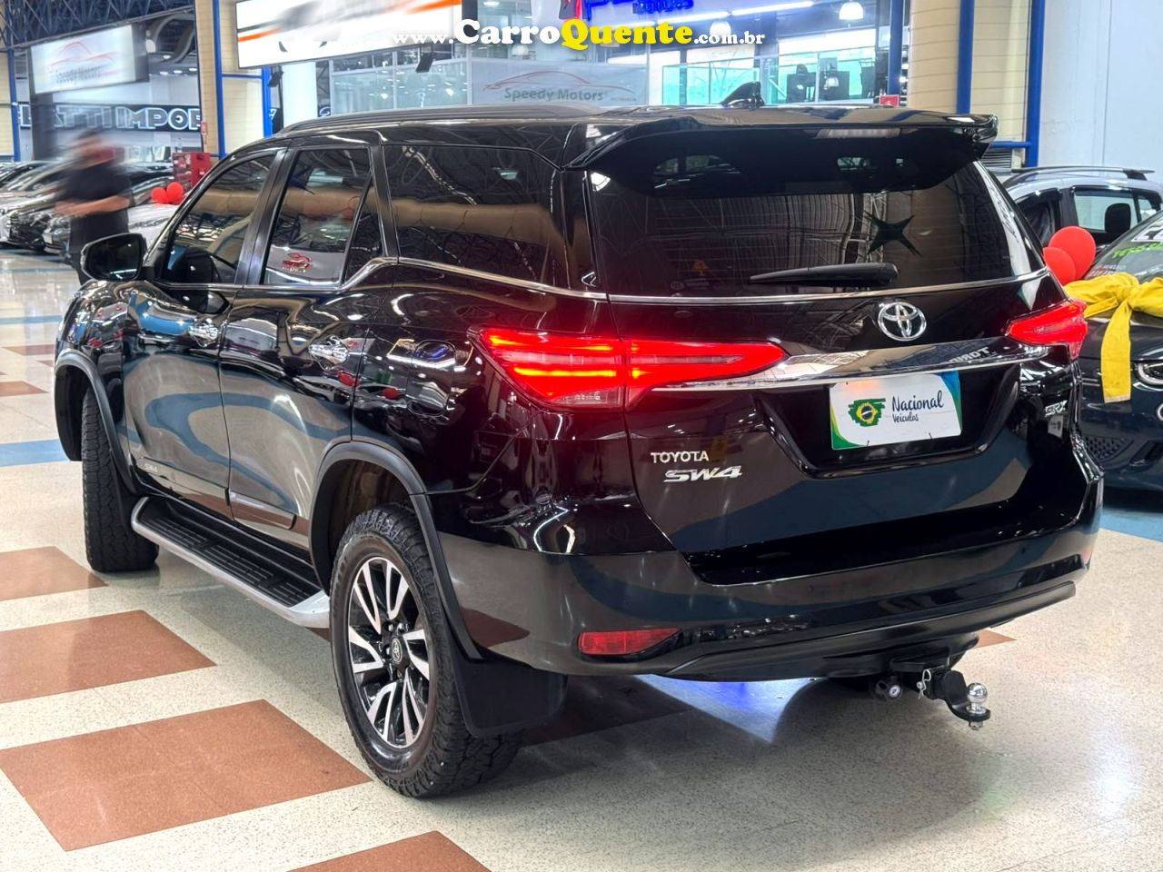 TOYOTA HILUX SW4 2.8 D-4D TURBO SRX 7L 4X4 2023 - Loja