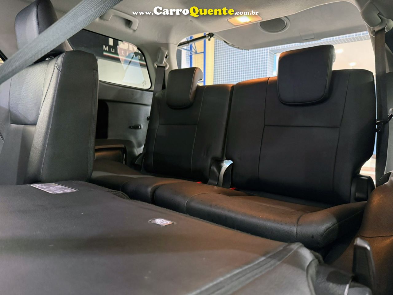 TOYOTA HILUX SW4 2.8 D-4D TURBO SRX 7L 4X4 2023 - Loja