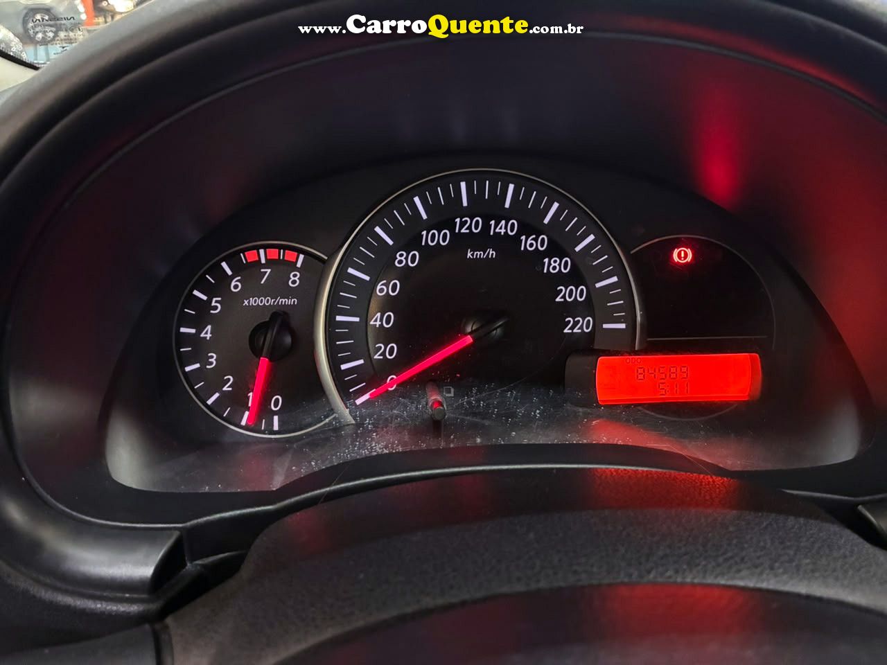 NISSAN MARCH 1.0 SV 16V 2015 - Loja
