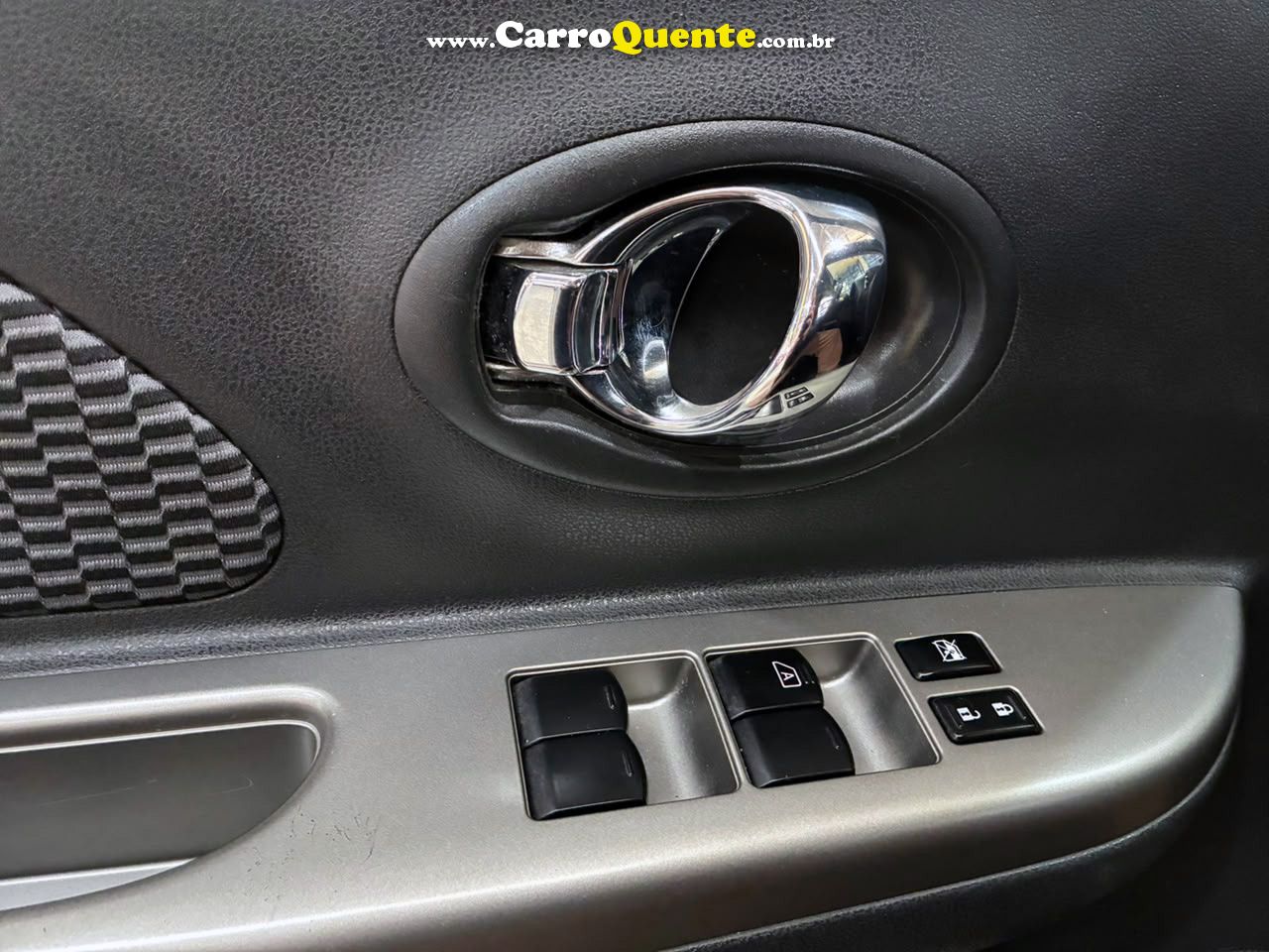 NISSAN MARCH 1.0 SV 16V 2015 - Loja