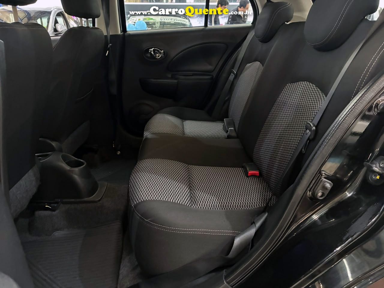 NISSAN MARCH 1.0 SV 16V 2015 - Loja