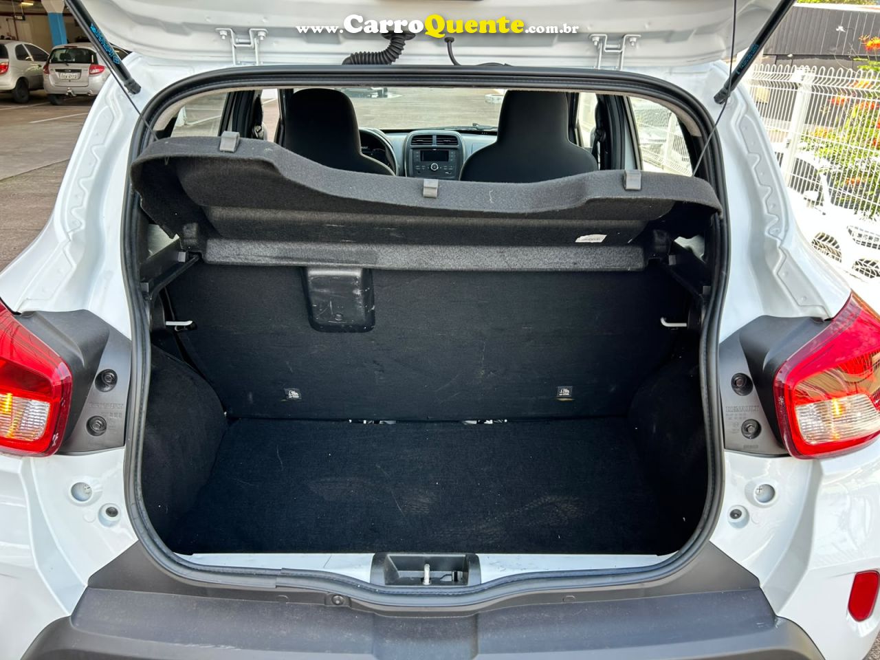 RENAULT KWID 1.0 12V SCE ZEN 2023 - Loja