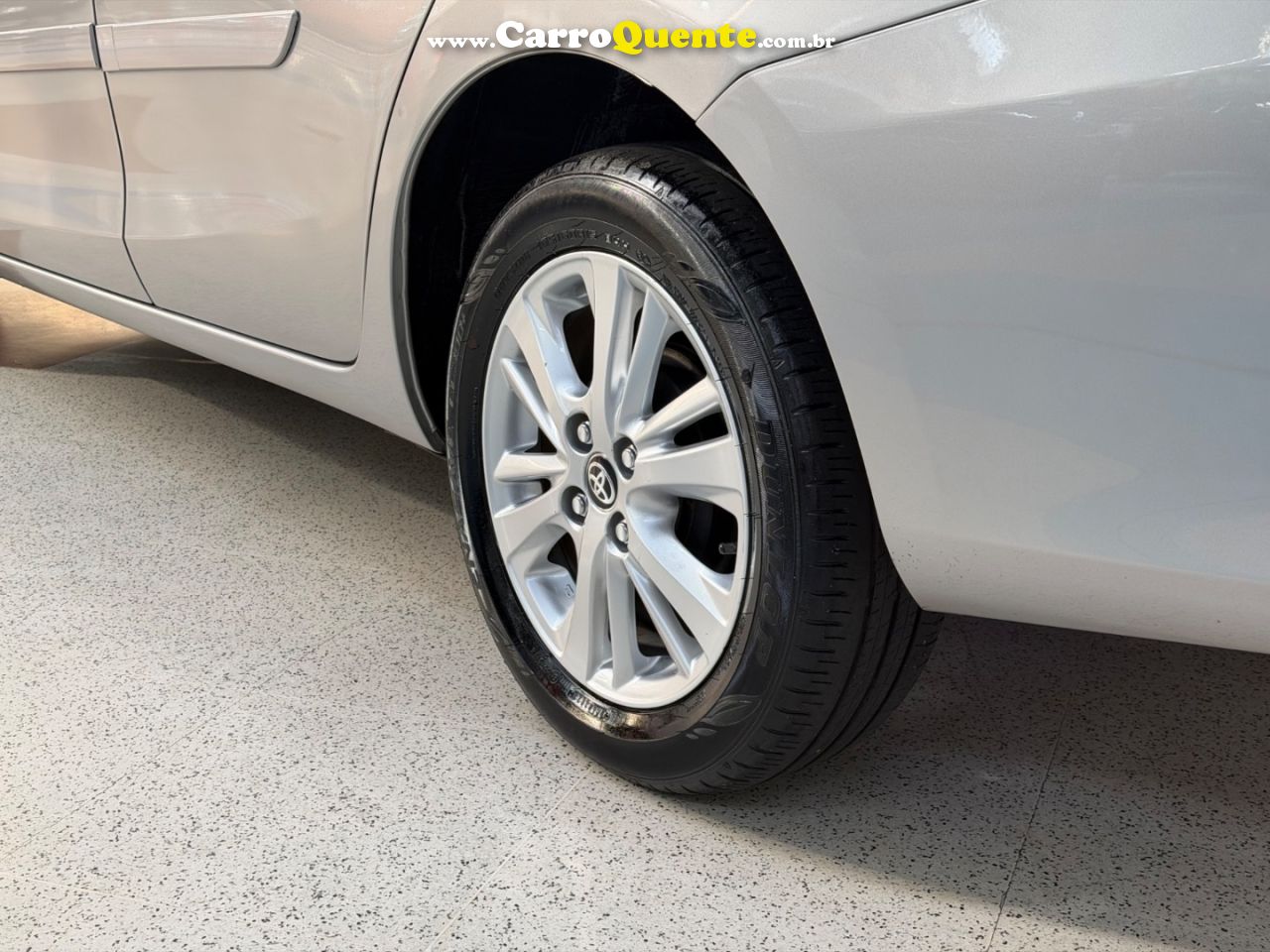 TOYOTA YARIS 1.5 16V SEDAN XL MULTIDRIVE 2019 - Loja