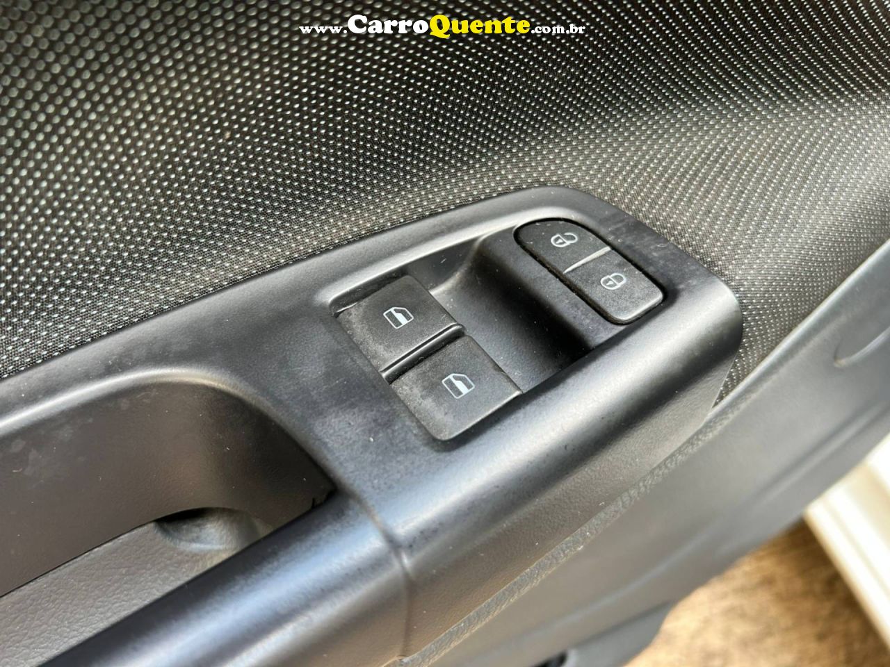 VOLKSWAGEN GOL 1.0 12V MPI 2023 - Loja