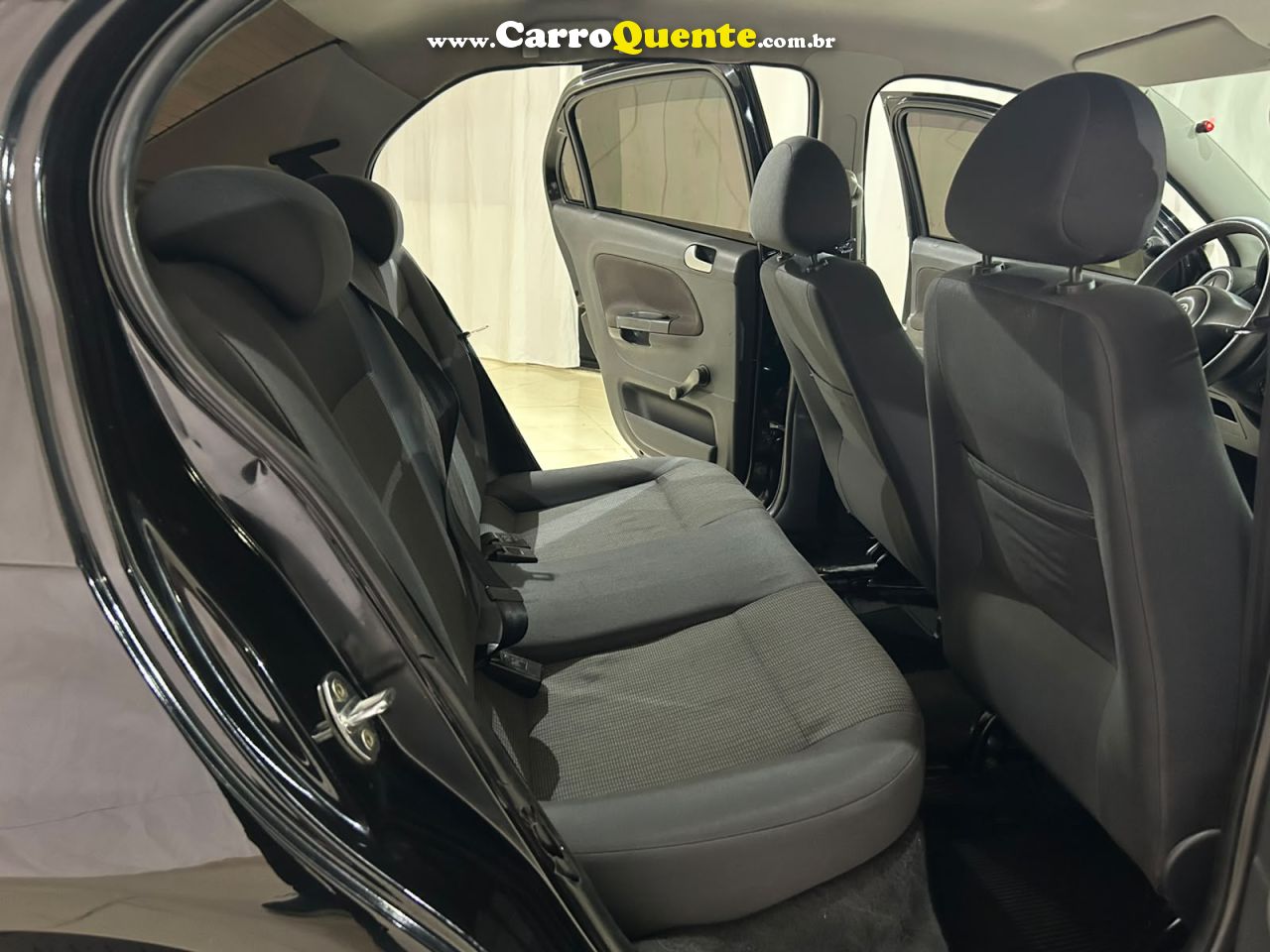 VOLKSWAGEN VOYAGE 1.0 MI CITY 8V 2013 - Loja
