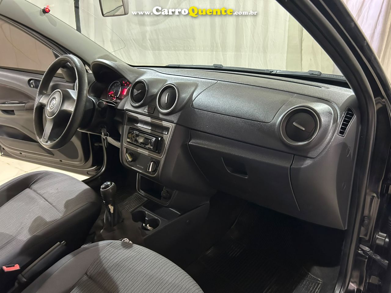 VOLKSWAGEN VOYAGE 1.0 MI CITY 8V 2013 - Loja