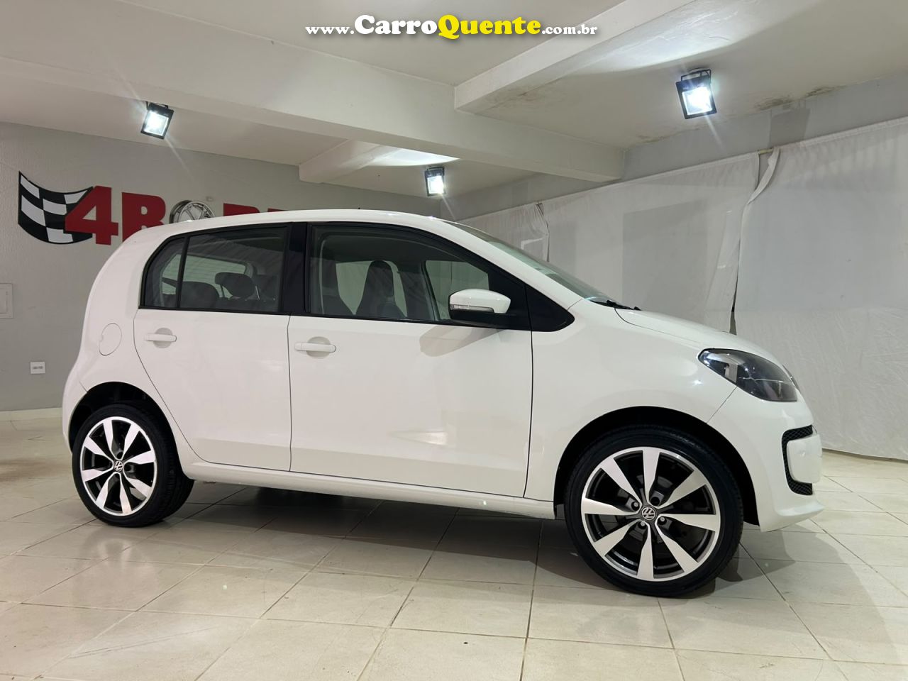 VOLKSWAGEN UP 1.0 TSI MOVE UP 12V 2016 - Loja