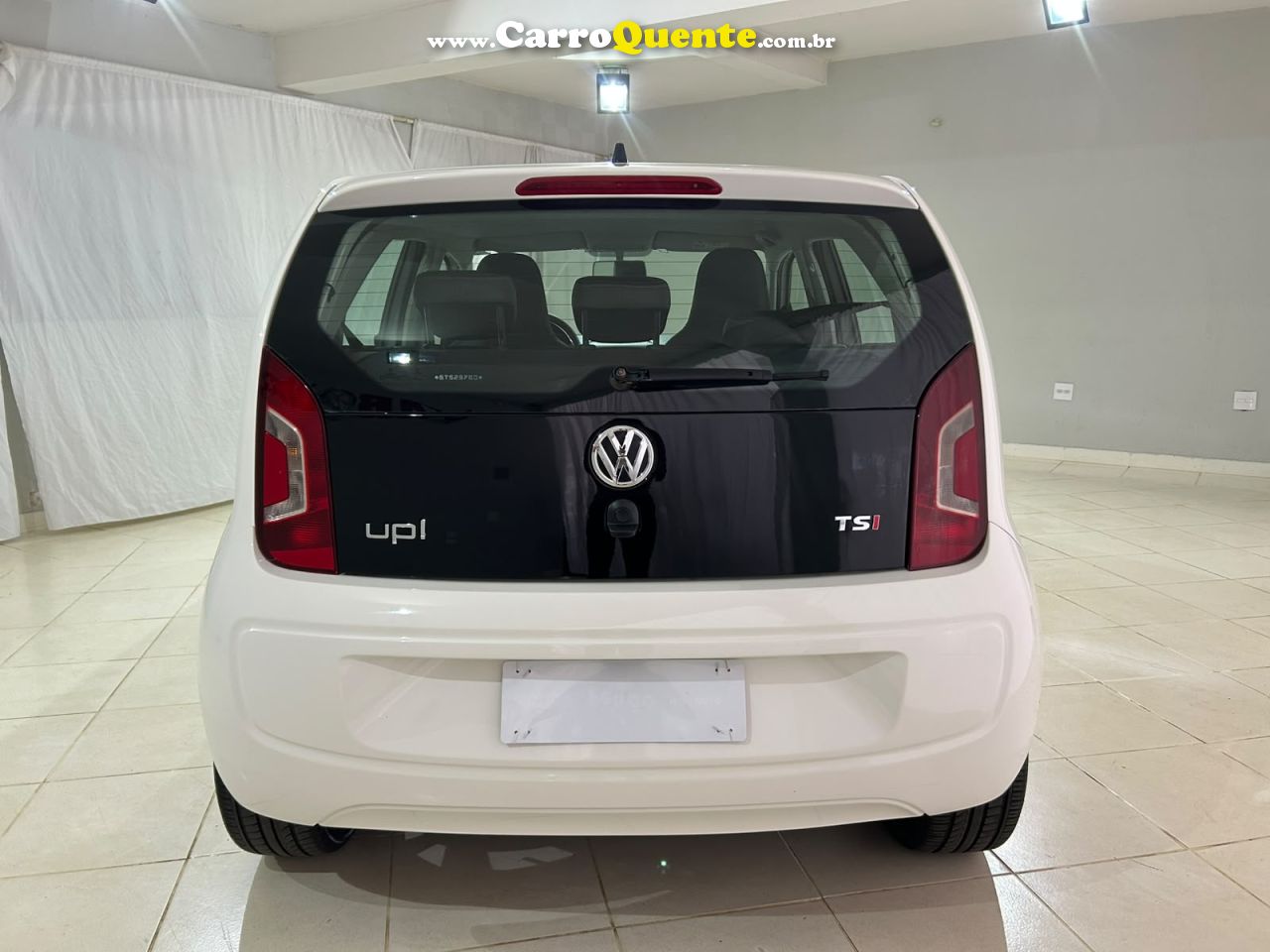 VOLKSWAGEN UP 1.0 TSI MOVE UP 12V 2016 - Loja