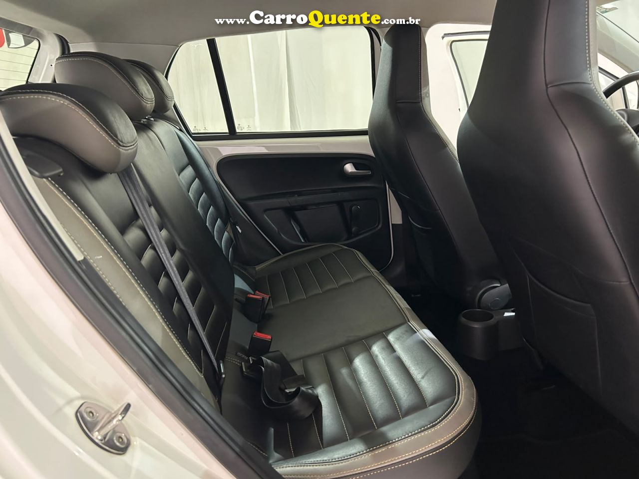 VOLKSWAGEN UP 1.0 TSI MOVE UP 12V 2016 - Loja