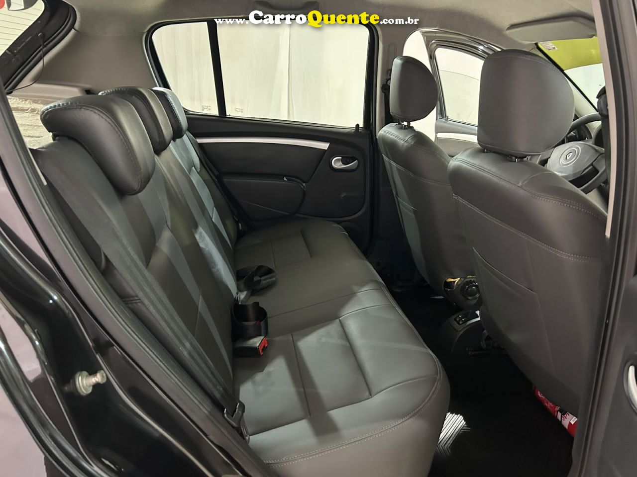 RENAULT SANDERO 1.6 STEPWAY 16V 2011 - Loja