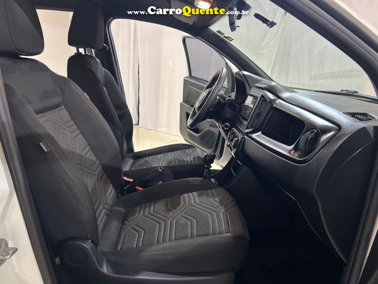 FIAT STRADA 1.3 FIREFLY FREEDOM CD 2025 - Loja