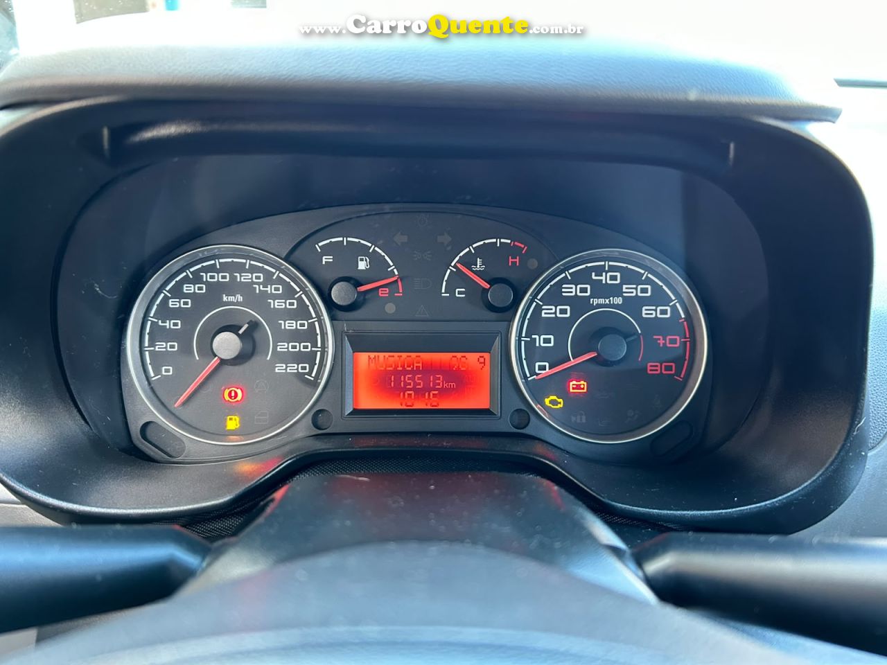 FIAT PUNTO 1.4 ATTRACTIVE ITALIA 8V 2012 - Loja