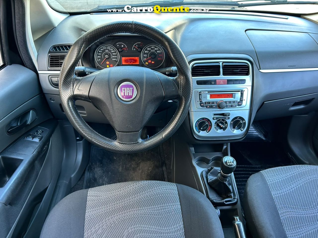 FIAT PUNTO 1.4 ATTRACTIVE ITALIA 8V 2012 - Loja