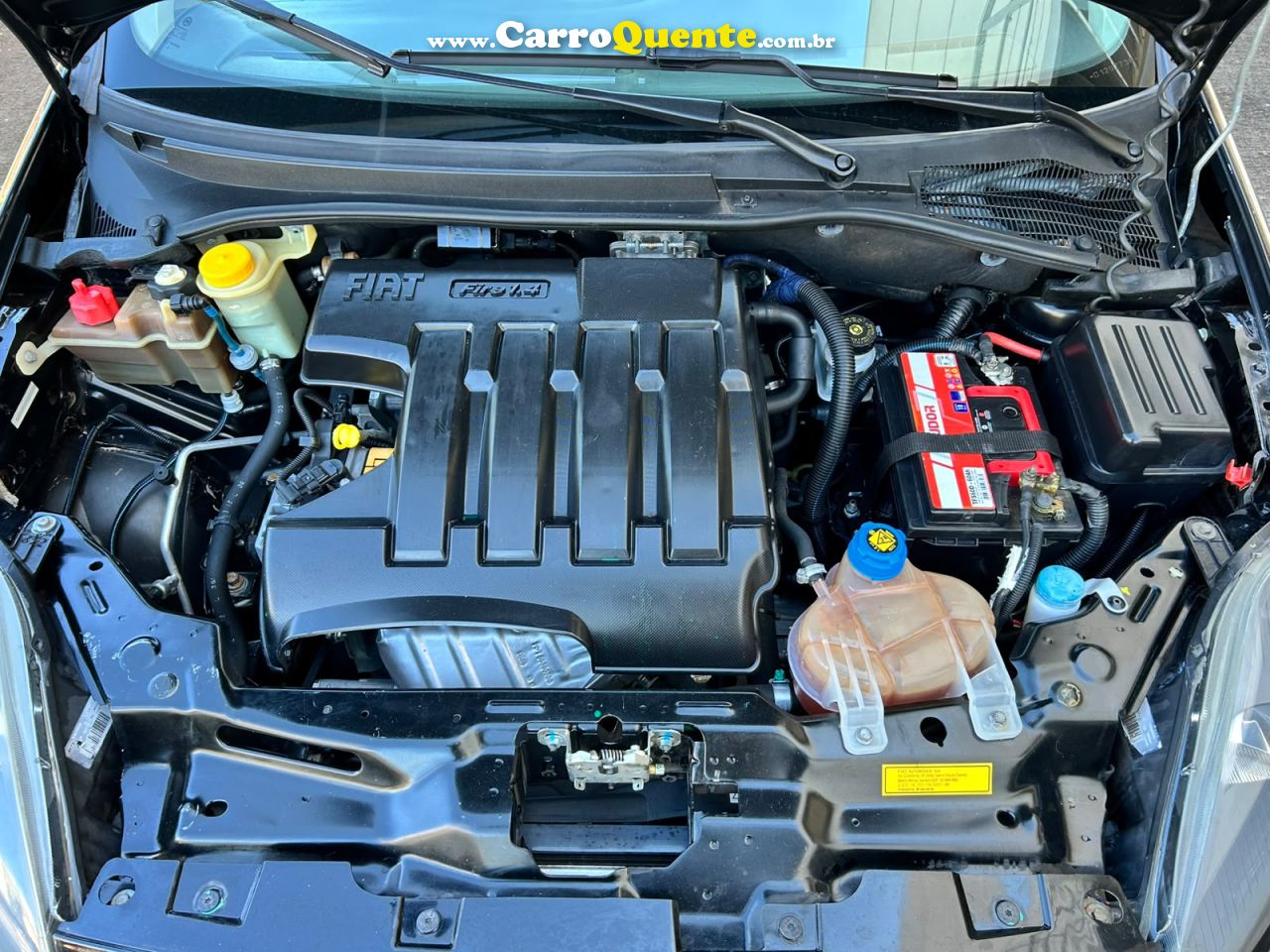 FIAT PUNTO 1.4 ATTRACTIVE ITALIA 8V 2012 - Loja