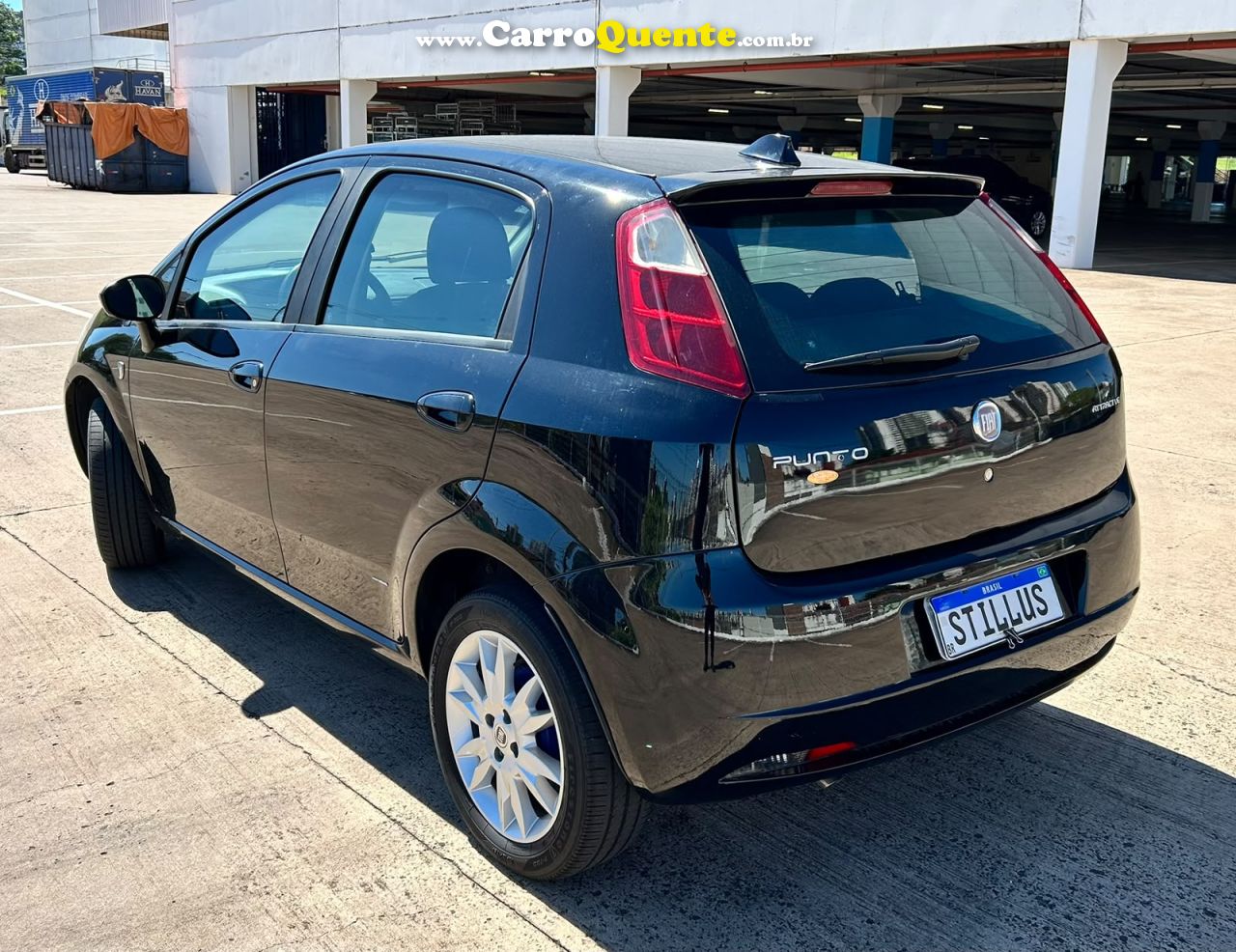 FIAT PUNTO 1.4 ATTRACTIVE ITALIA 8V 2012 - Loja