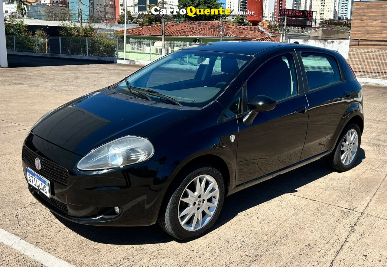 FIAT PUNTO 1.4 ATTRACTIVE ITALIA 8V 2012 - Loja