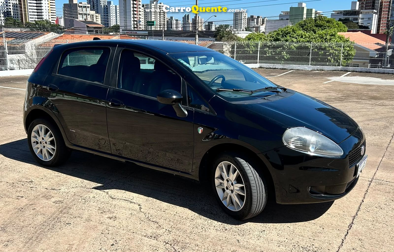 FIAT PUNTO 1.4 ATTRACTIVE ITALIA 8V 2012 - Loja