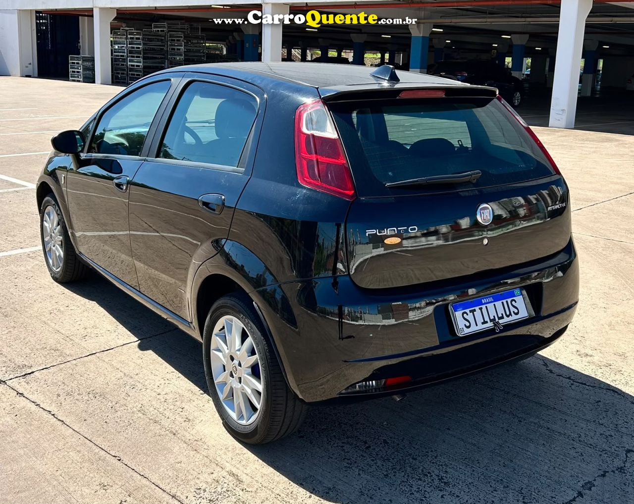 FIAT PUNTO 1.4 ATTRACTIVE ITALIA 8V 2012 - Loja