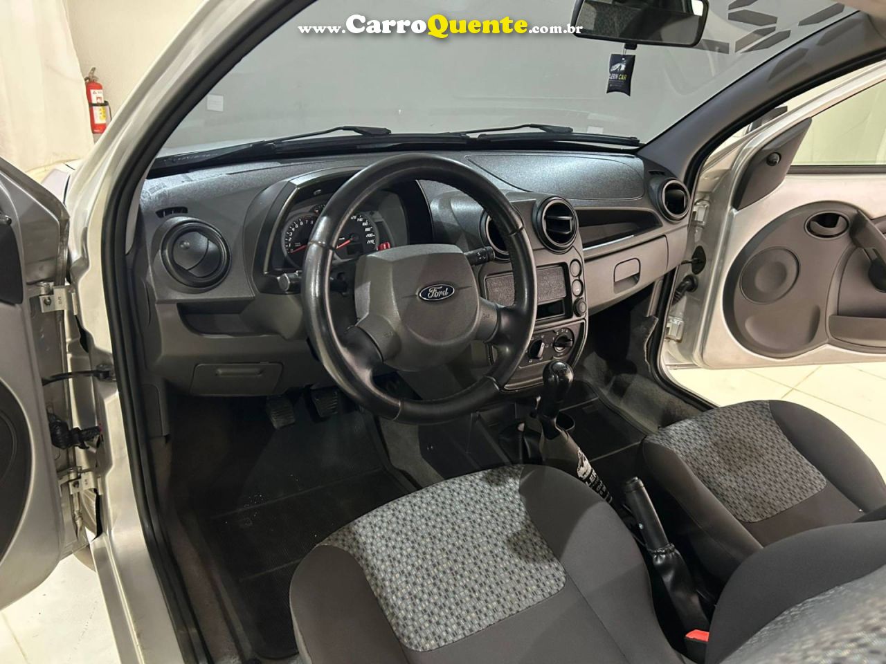 FORD KA 1.0 MPI 8V 2012 - Loja