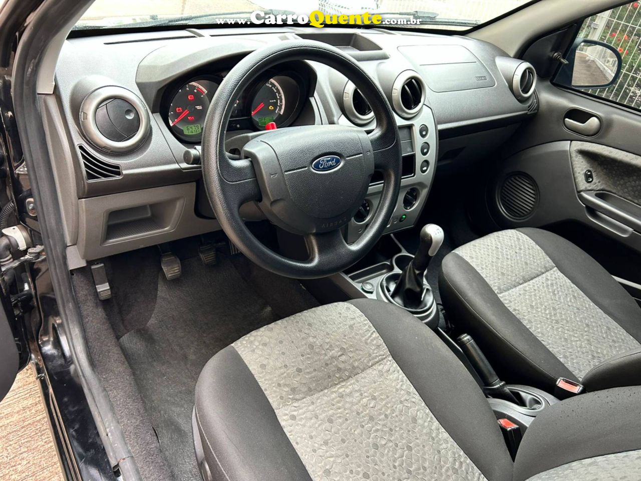 FORD FIESTA 1.6 MPI CLASS HATCH 8V 2013 - Loja