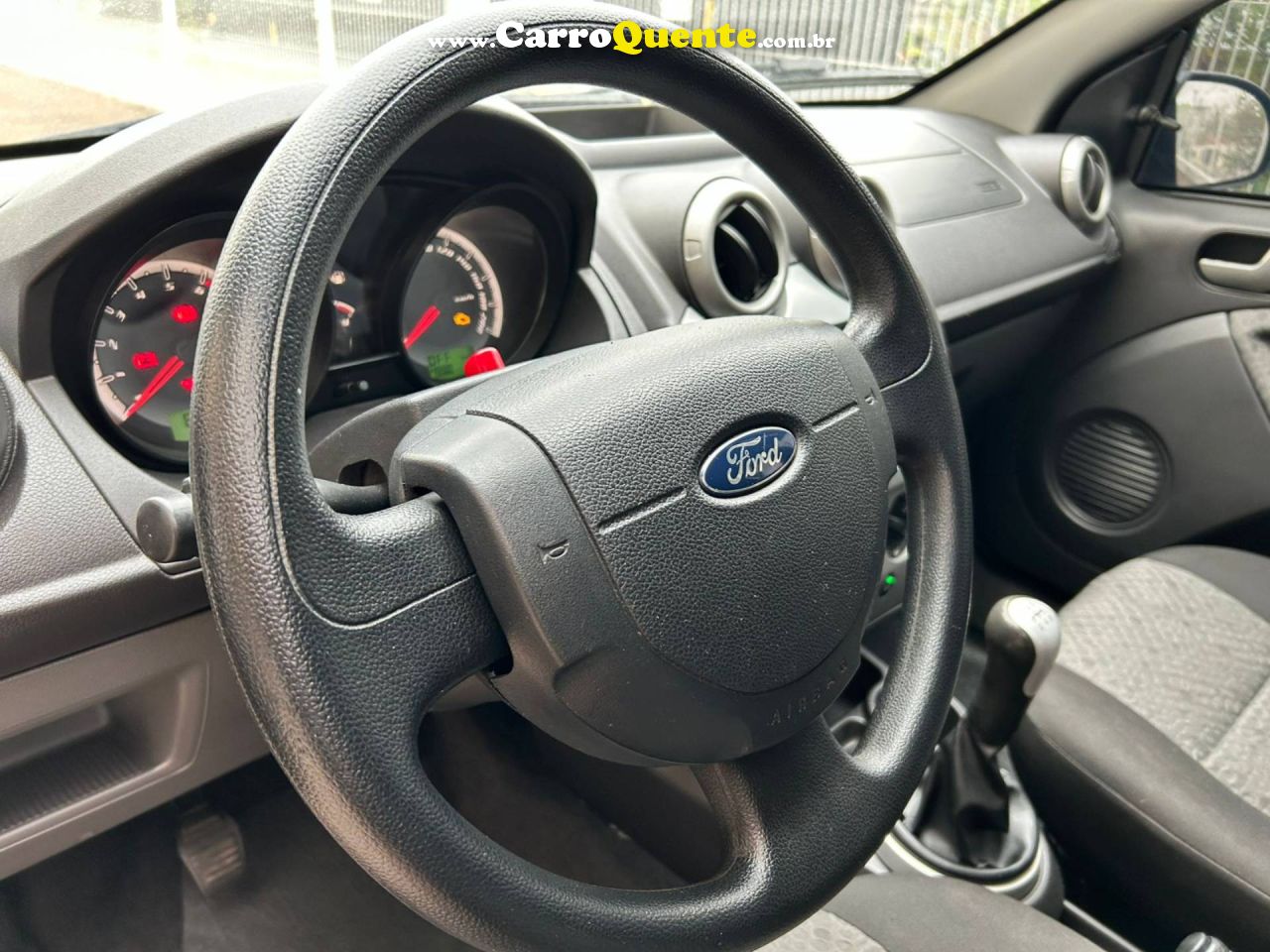 FORD FIESTA 1.6 MPI CLASS HATCH 8V 2013 - Loja