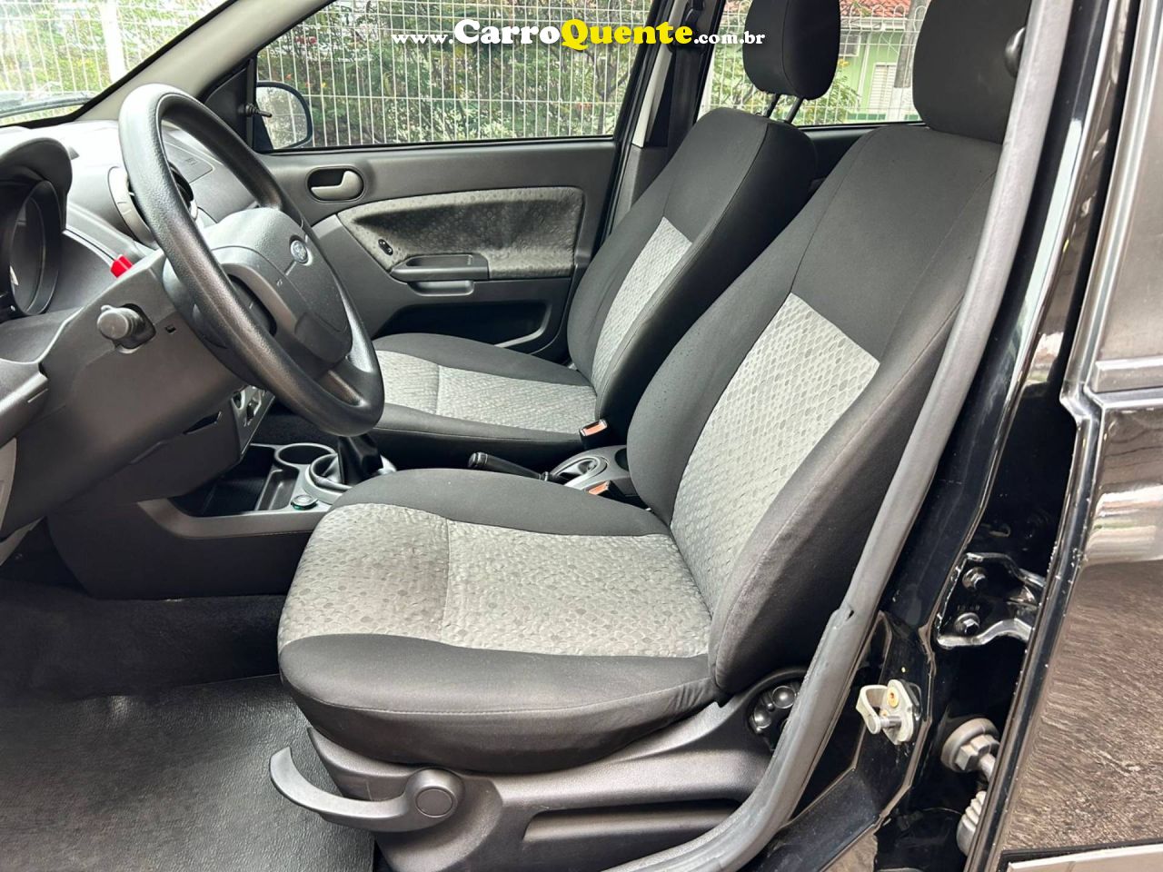 FORD FIESTA 1.6 MPI CLASS HATCH 8V 2013 - Loja