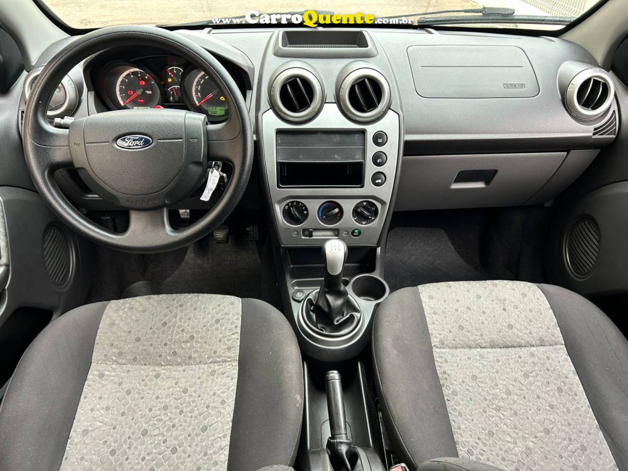 FORD FIESTA 1.6 MPI CLASS HATCH 8V 2013 - Loja