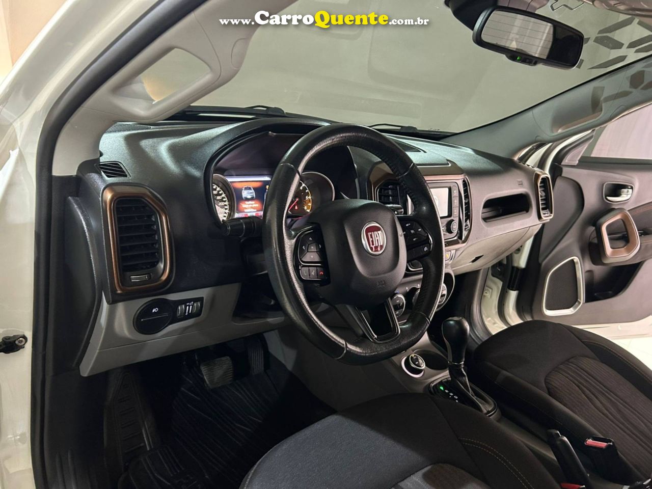 FIAT TORO 2.0 16V TURBO VOLCANO 4WD 2019 - Loja
