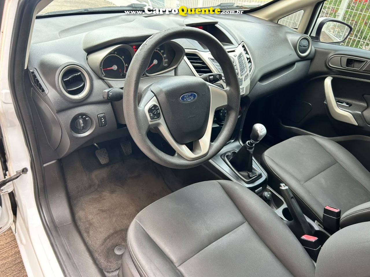 FORD FIESTA 1.6 SE HATCH 16V 2013 - Loja