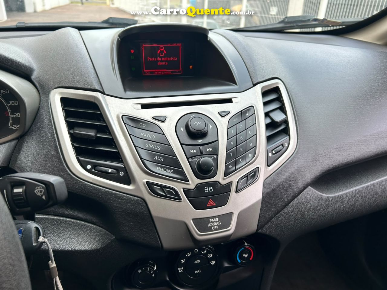 FORD FIESTA 1.6 SE HATCH 16V 2013 - Loja