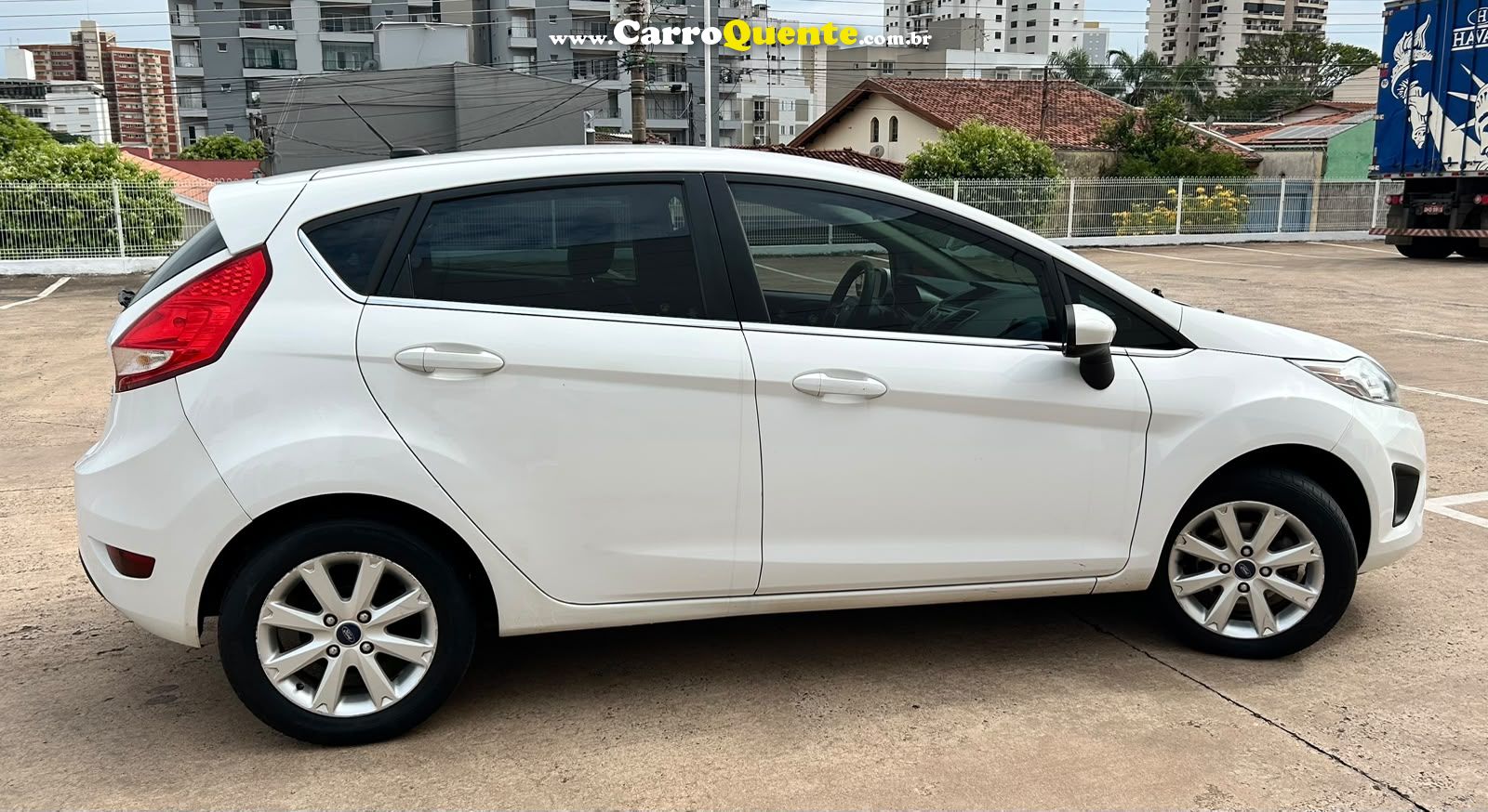 FORD FIESTA 1.6 SE HATCH 16V 2013 - Loja