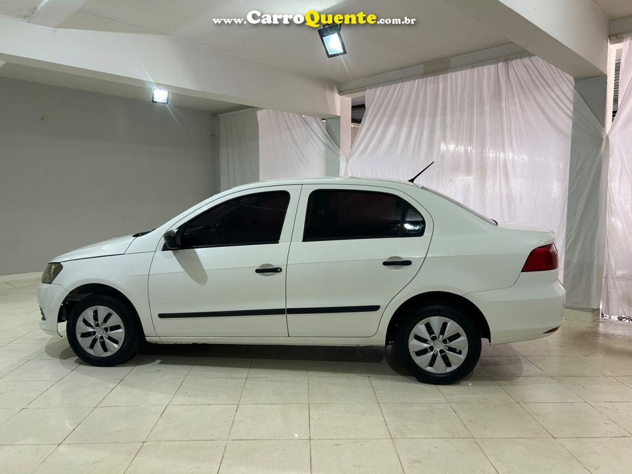 VOLKSWAGEN VOYAGE 1.0 MI TRENDLINE 8V 2015 - Loja