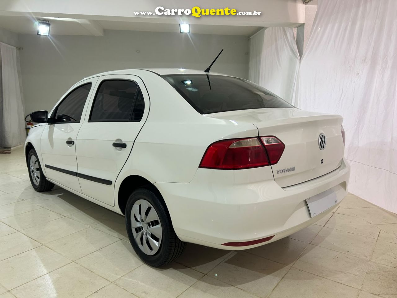 VOLKSWAGEN VOYAGE 1.0 MI TRENDLINE 8V 2015 - Loja
