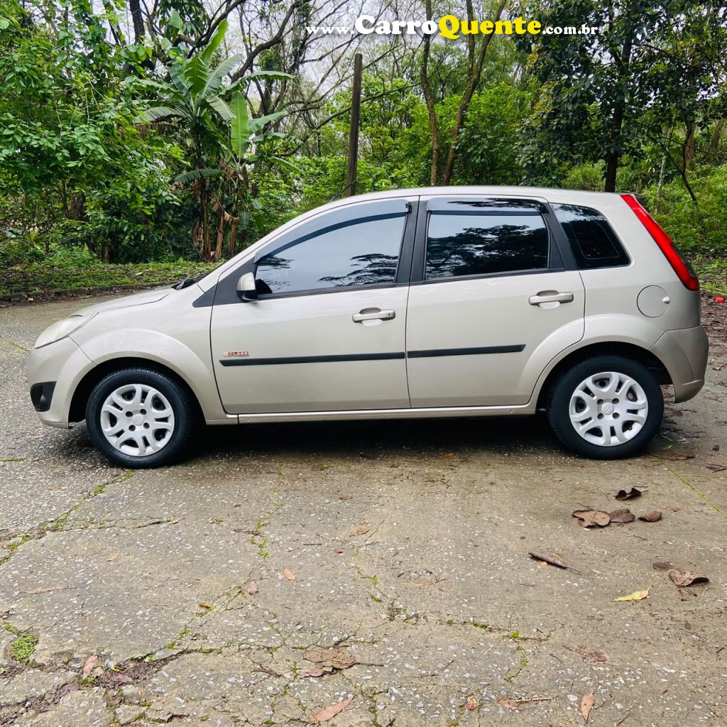 FORD FIESTA 1.6 MPI HATCH 8V 2011 - Loja