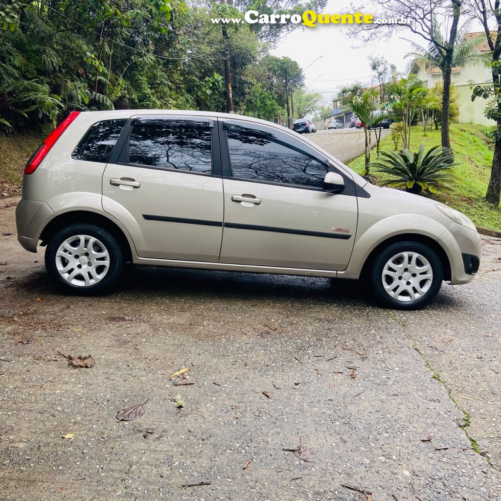 FORD FIESTA 1.6 MPI HATCH 8V 2011 - Loja