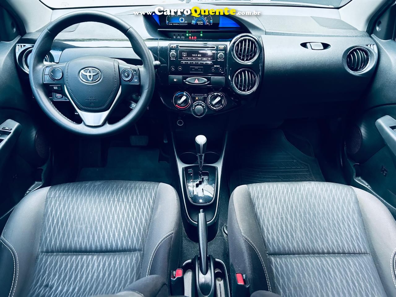 TOYOTA   ETIOS XS SEDAN 1.5 FLEX 16V 4P AUT.   PRATA 2018 1.5 FLEX - Loja