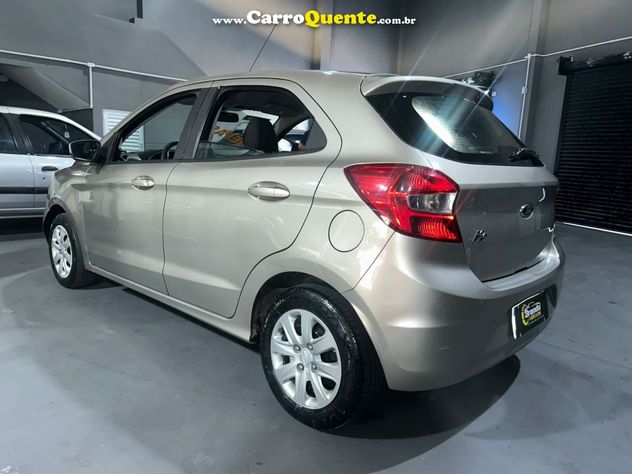 FORD   KA 1.0 SESE PLUS TIVCT FLEX 5P   PRATA 2017 1.0 FLEX - Loja