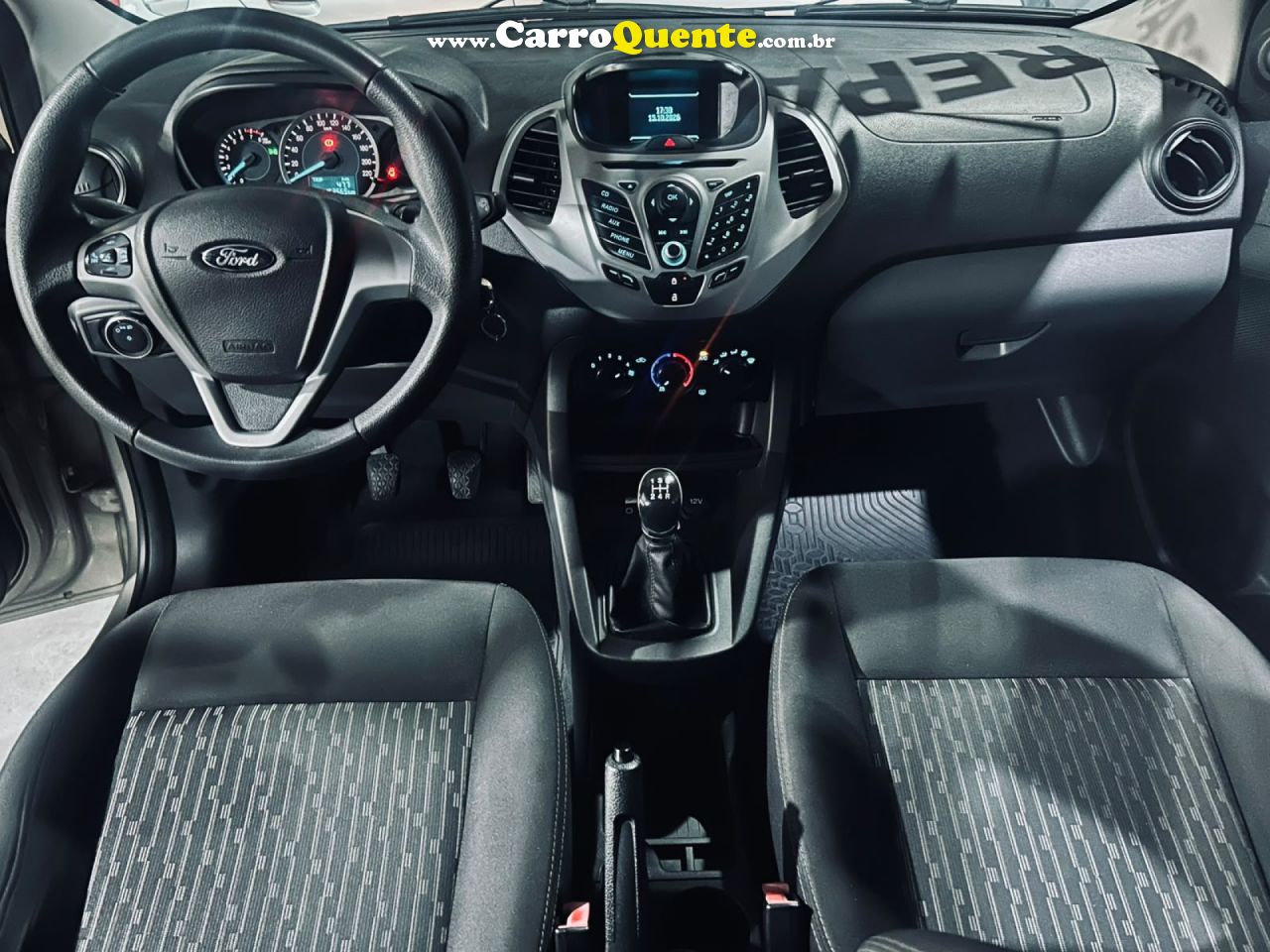 FORD   KA 1.0 SESE PLUS TIVCT FLEX 5P   PRATA 2017 1.0 FLEX - Loja
