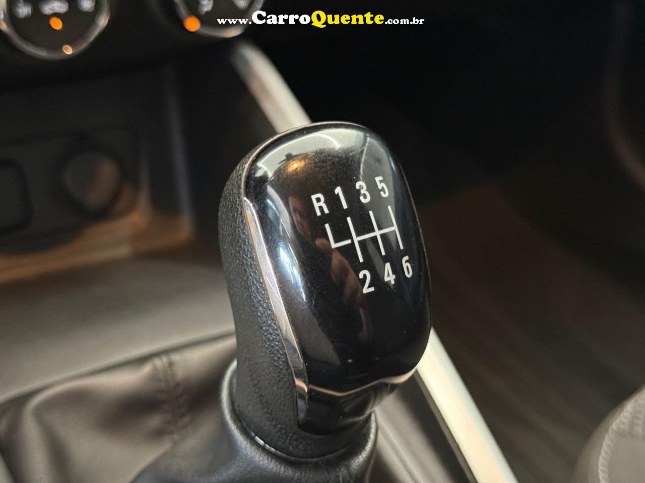 CHEVROLET   ONIX HATCH LT 1.0 12V FLEX 5P MEC.   BRANCO 2023 1.0 FLEX - Loja